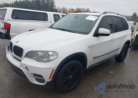 2013 BMW X5 xDrive35I/xDrive35I Premium/xDrive35I Sport Activity z USA, uszkodzony, nr VIN 5UXZV4C58D0B18750